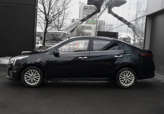Подержанный автомобиль Kia Rio Sedan 2020 года (8 фото)
