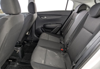 Подержанный автомобиль Kia Rio Hatchback 2021 года (17 фото)