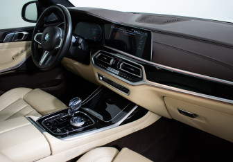 Подержанный автомобиль BMW X7 2020 года (12 фото)