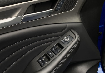 Подержанный автомобиль Haval F7 2022 года (20 фото)