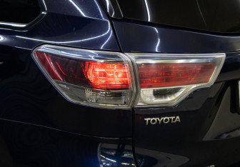Подержанный автомобиль Toyota Highlander 2014 года (24 фото)