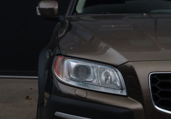 Подержанный автомобиль Volvo XC70 2014 года (19 фото)