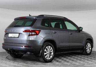 Подержанный автомобиль Skoda Karoq 2020 года (5 фото)