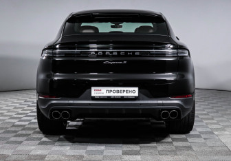 Подержанный автомобиль Porsche Cayenne 2025 года (6 фото)