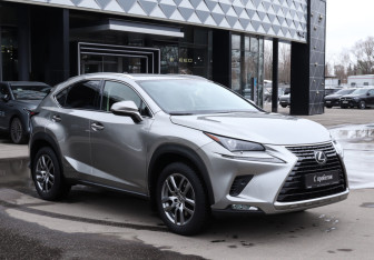 Подержанный автомобиль Lexus NX 2019 года (3 фото)