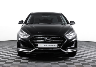 Подержанный автомобиль Hyundai Sonata 2019 года (2 фото)