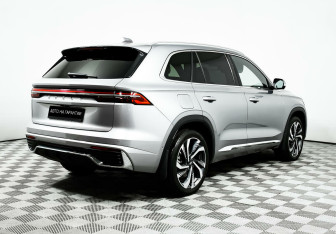 Подержанный автомобиль Geely Monjaro 2022 года (3 фото)