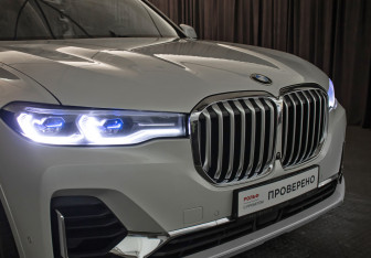 Подержанный автомобиль BMW X7 2019 года (33 фото)
