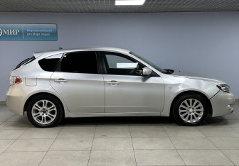 Подержанный автомобиль Subaru Impreza Hatchback 2008 года (4 фото)