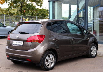 Подержанный автомобиль Kia Venga 2012 года (4 фото)