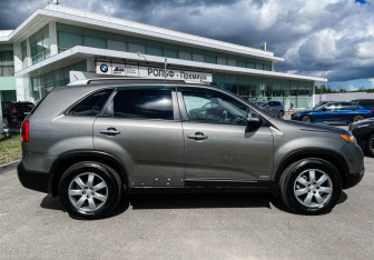 Подержанный автомобиль Kia Sorento 2012 года (4 фото)