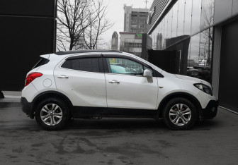 Подержанный автомобиль Opel Mokka 2013 года (4 фото)