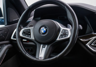 Подержанный автомобиль BMW X5 2019 года (15 фото)