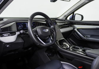 Подержанный автомобиль Geely Atlas 2024 года (9 фото)