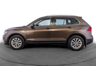 Подержанный автомобиль Volkswagen Tiguan 2017 года (8 фото)