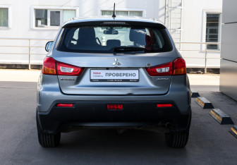 Подержанный автомобиль Mitsubishi ASX 2012 года (6 фото)