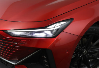 Подержанный автомобиль Changan UNI-V 2023 года (21 фото)