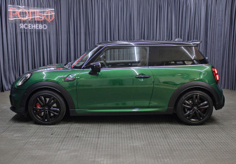 Подержанный автомобиль MINI Hatch 2021 года (8 фото)