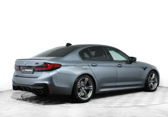 Подержанный автомобиль BMW M5 Sedan 2018 года (5 фото)