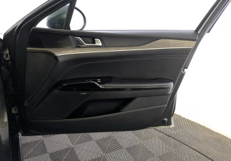 Подержанный автомобиль Kia K5 2020 года (26 фото)