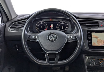 Подержанный автомобиль Volkswagen Tiguan 2018 года (22 фото)