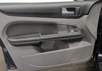 Подержанный автомобиль Ford Focus Hatchback 2010 года (19 фото)