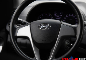Подержанный автомобиль Hyundai Solaris Hatchback 2014 года (14 фото)