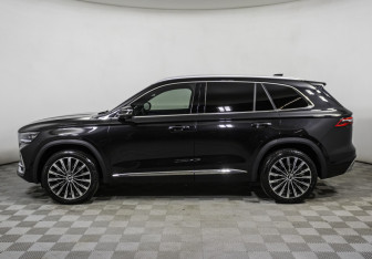 Подержанный автомобиль Geely Monjaro 2025 года (8 фото)