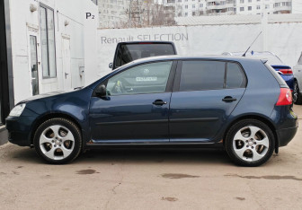 Подержанный автомобиль Volkswagen Golf Hatchback 2008 года (8 фото)