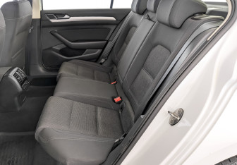 Подержанный автомобиль Volkswagen Passat Sedan 2019 года (12 фото)