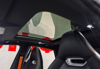 Подержанный автомобиль Changan UNI-V 2023 года (15 фото)