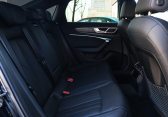 Подержанный автомобиль Audi A6 Sedan 2022 года (11 фото)