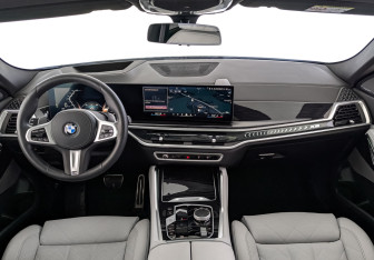 Подержанный автомобиль BMW X6 2025 года (14 фото)