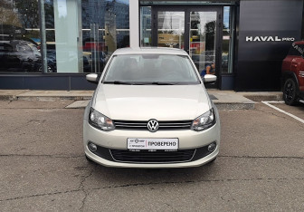 Подержанный автомобиль Volkswagen Polo Sedan 2011 года (2 фото)