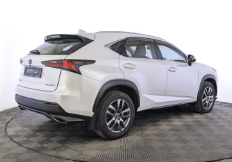 Подержанный автомобиль Lexus NX 2018 года (5 фото)