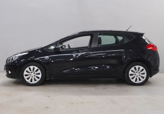 Подержанный автомобиль Kia Ceed Hatchback 2013 года (8 фото)