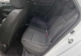 Подержанный автомобиль Hyundai Solaris Sedan 2021 года (9 фото)