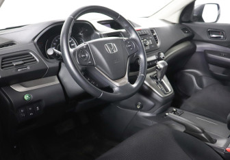 Подержанный автомобиль Honda CR-V 2012 года (6 фото)