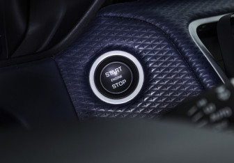 Подержанный автомобиль Land Rover Range Rover Velar 2020 года (23 фото)