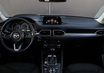 Подержанный автомобиль Mazda CX-5 2017 года (9 фото)
