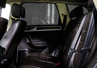 Подержанный автомобиль Volkswagen Touareg 2012 года (12 фото)