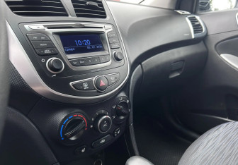 Подержанный автомобиль Hyundai Solaris Sedan 2014 года (12 фото)
