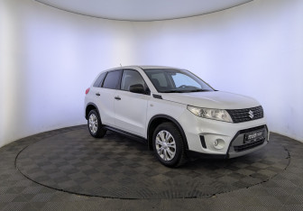 Подержанный автомобиль Suzuki Vitara 2016 года (3 фото)