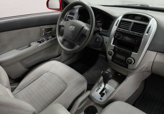 Подержанный автомобиль Kia Cerato Sedan 2007 года (10 фото)