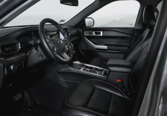 Подержанный автомобиль Ford Explorer 2021 года (8 фото)