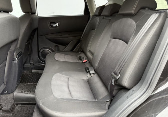 Подержанный автомобиль Nissan Qashqai 2013 года (11 фото)