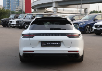 Подержанный автомобиль Porsche Panamera Wagon 2018 года (6 фото)