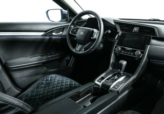 Подержанный автомобиль Honda Civic Sedan 2017 года (5 фото)