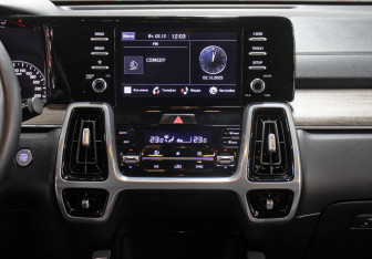 Подержанный автомобиль Kia Sorento 2022 года (15 фото)