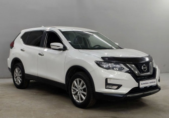 Подержанный автомобиль Nissan X-Trail 2021 года (3 фото)